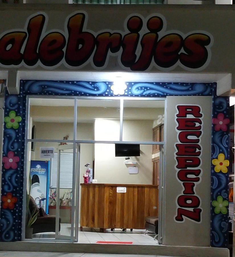 Hotel Alebrijes San Pedro Pochutla Exterior photo